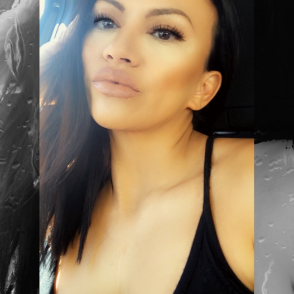 Meet your Posher, Elizabeth - Picture 4 of 4